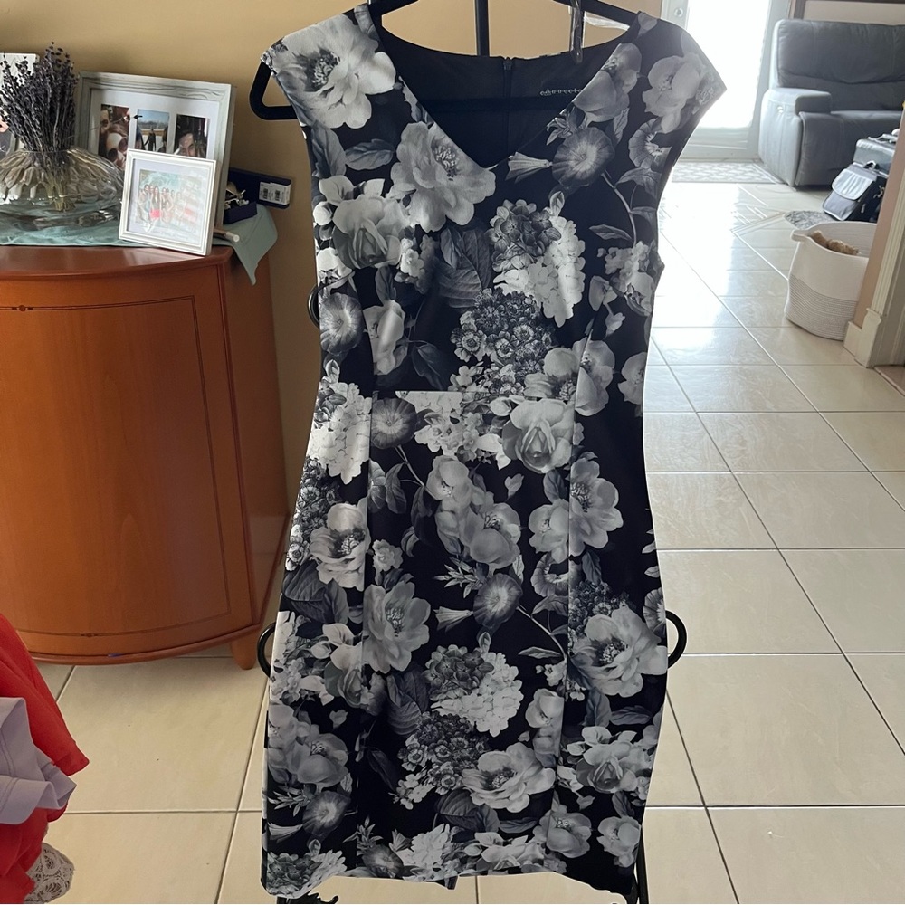 Floral Pattern black/grey dress
